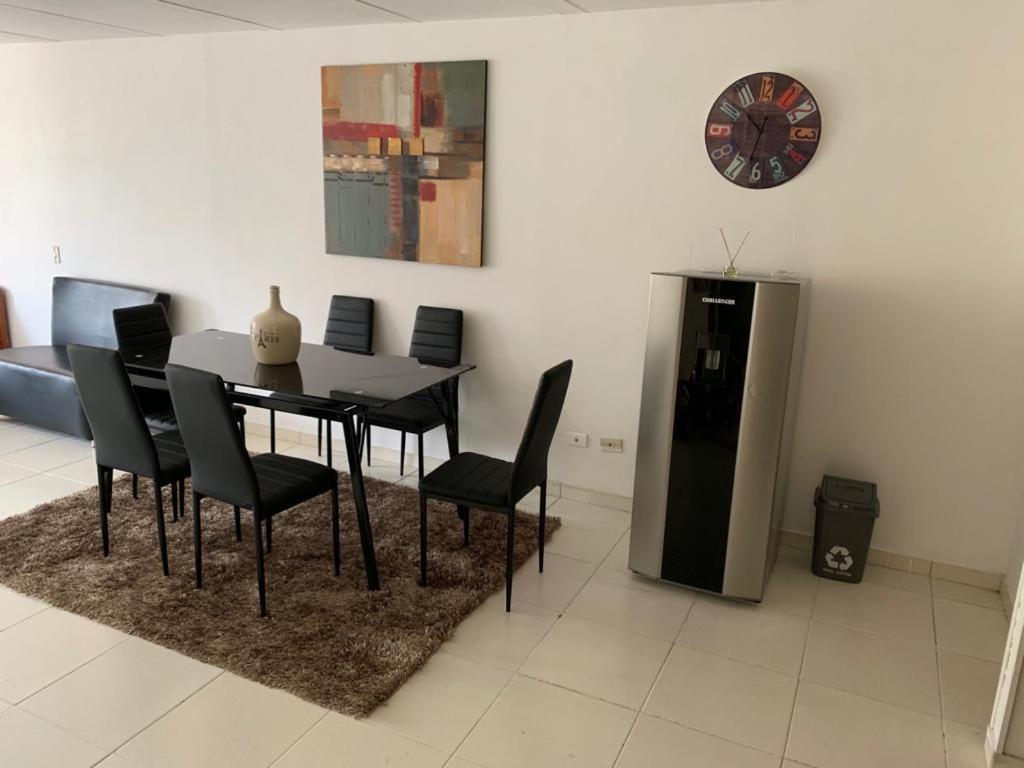 E2 Comodo Y Amplio Apartamento En Laureles Estadio 120 Mts2 Медельин Экстерьер фото